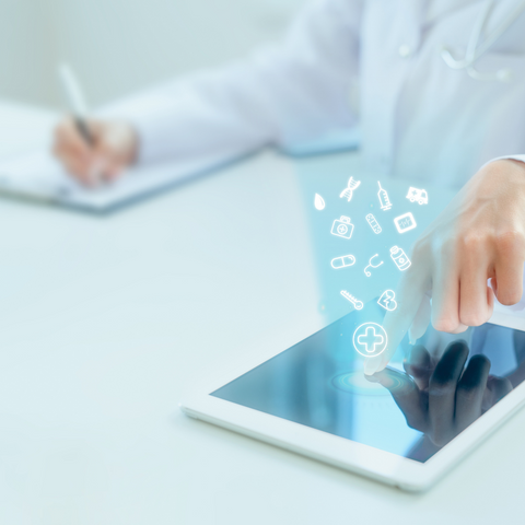 A enfermagem digital e o trabalho remoto tornaram-se uma combinação de sucesso, proporcionando maior flexibilidade, eficiência e acesso a cuidados de saúde para pacientes em todo o mundo.